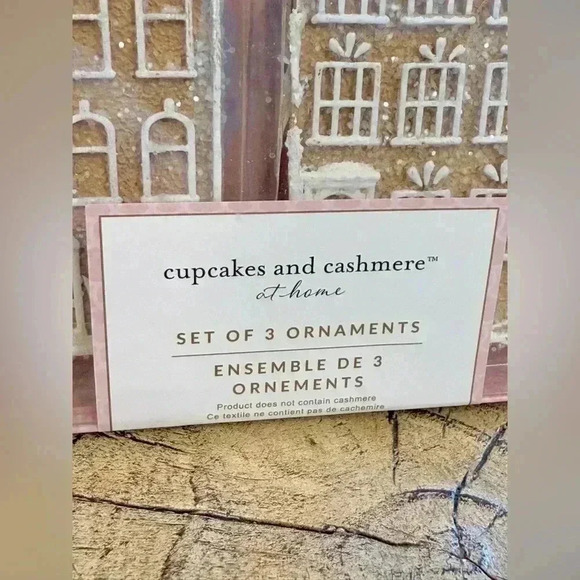 Cupcakes and Cashmere Gingerbread House Ornaments Set of 3 Christmas Decor - Picture 4 of 4